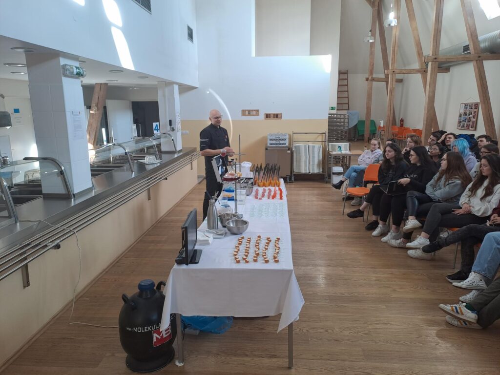 Molekulární gastronomie a progresivní mixologie