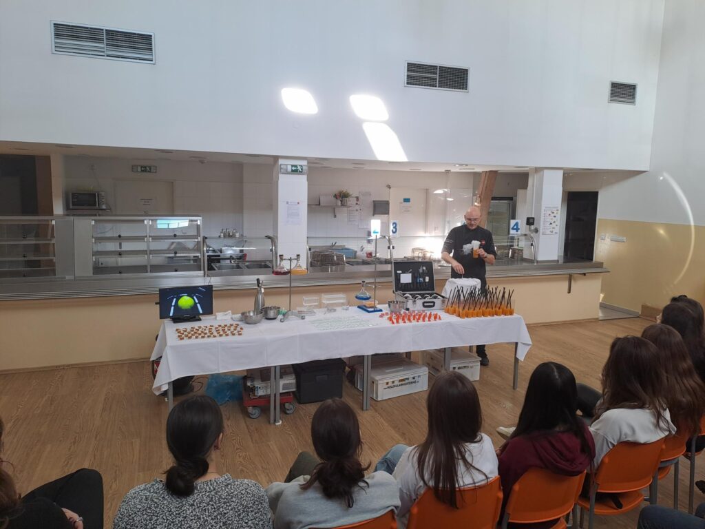 Molekulární gastronomie a progresivní mixologie