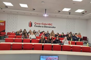Žáci na exkurzi objevili svět výroby Coca-Coly